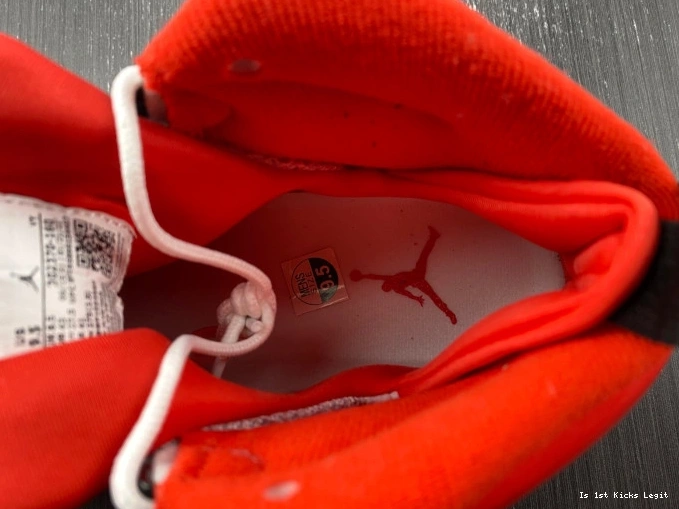 Red Jordan Gym 302370-160 White 9 Retro Air 0814